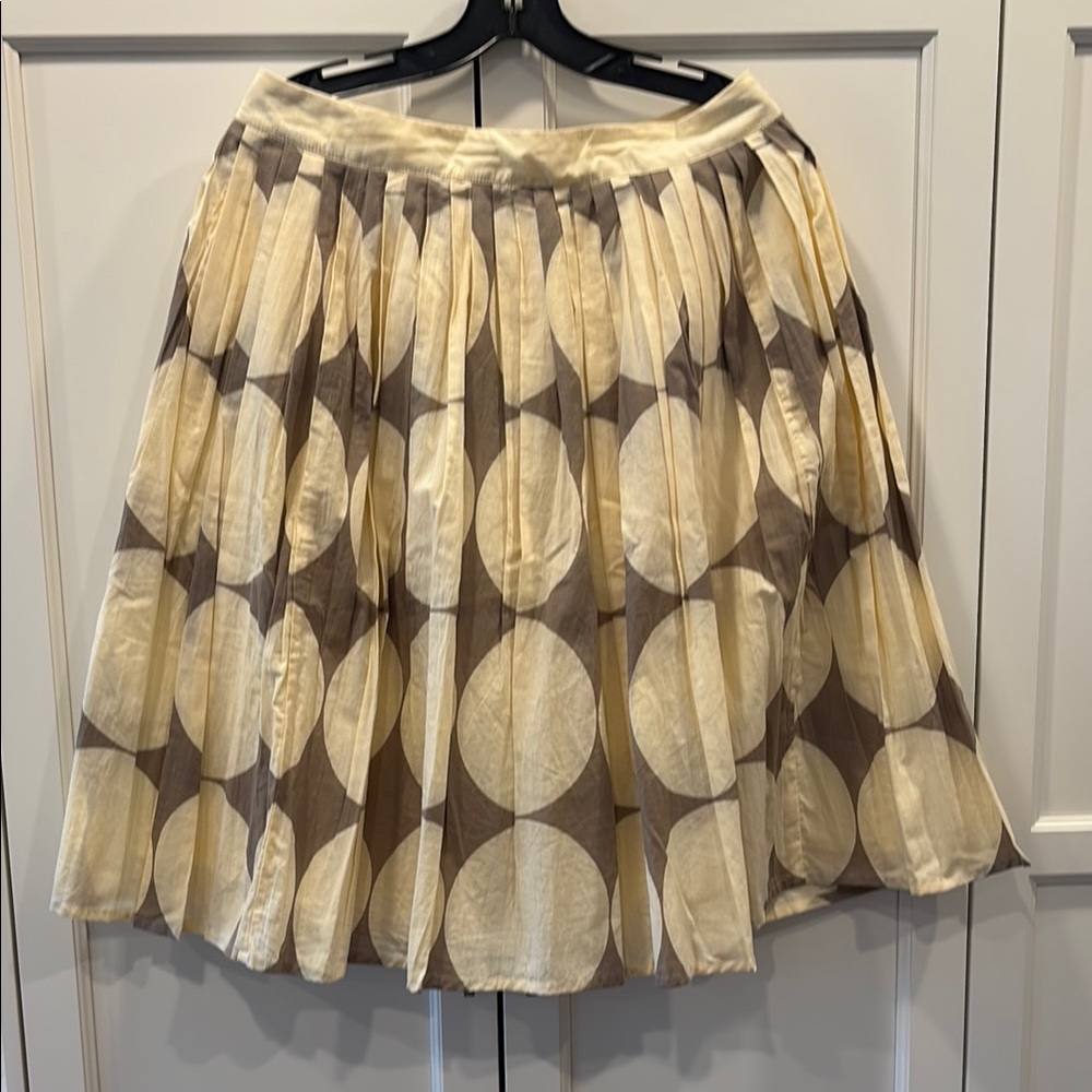 Elegant Cream and Brown Skirt